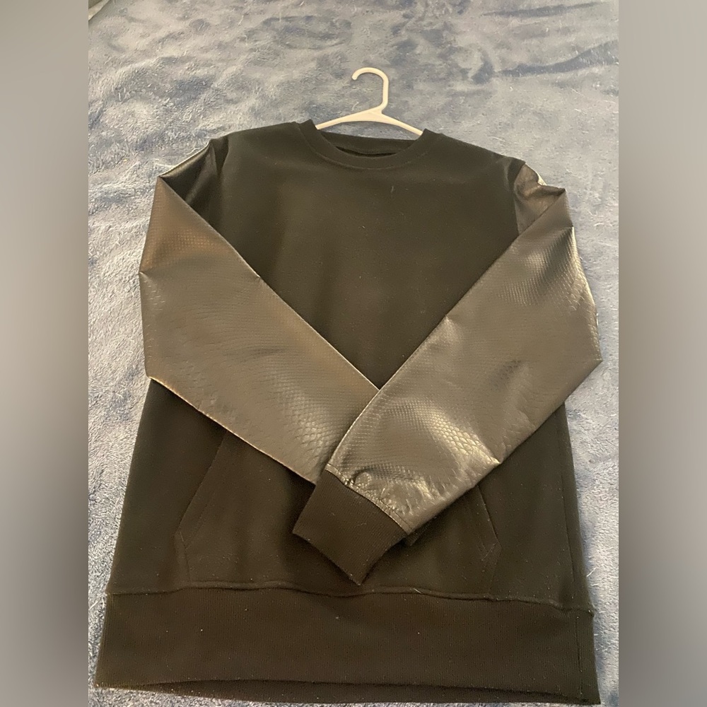 Men’s black long sleeve